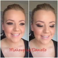 Danielle Entwistle Bridal and Special Occasion Make up Artist 1080742 Image 0